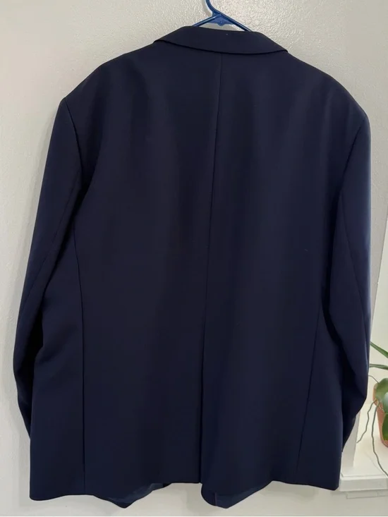 Classic Men's Navy Two-Button Sport Coat - Picture 2 of 11